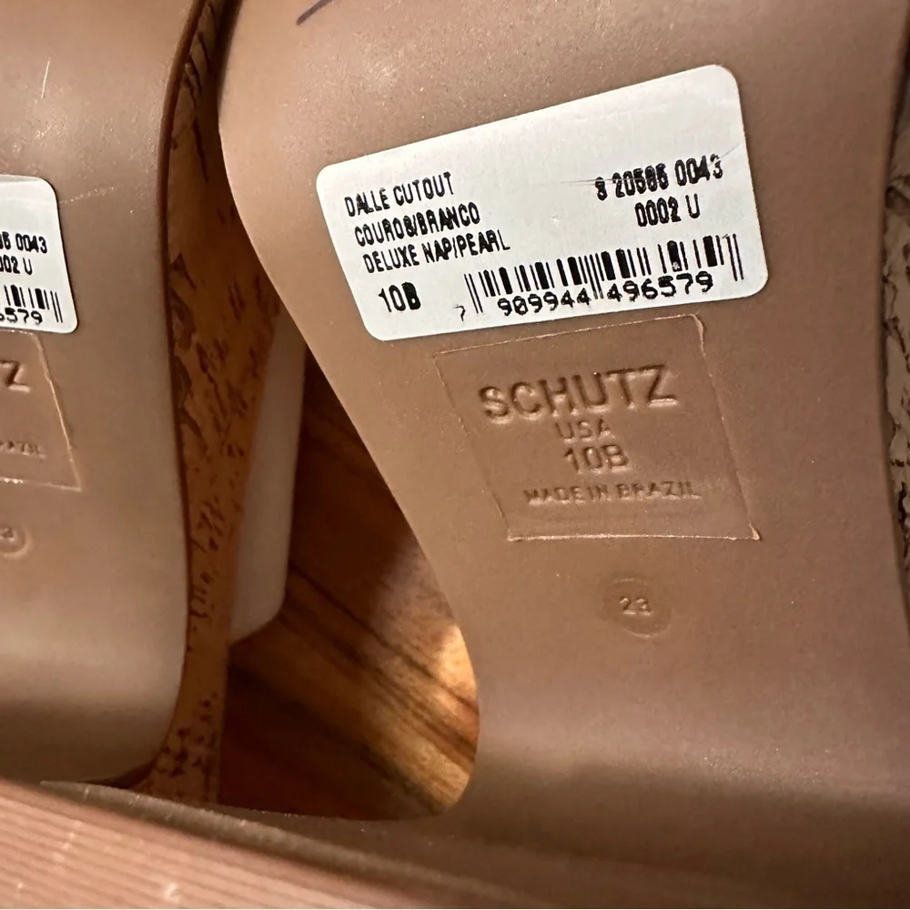 NWT Schutz Dalle Cutout Nubuck Sandal in Pearl, 10